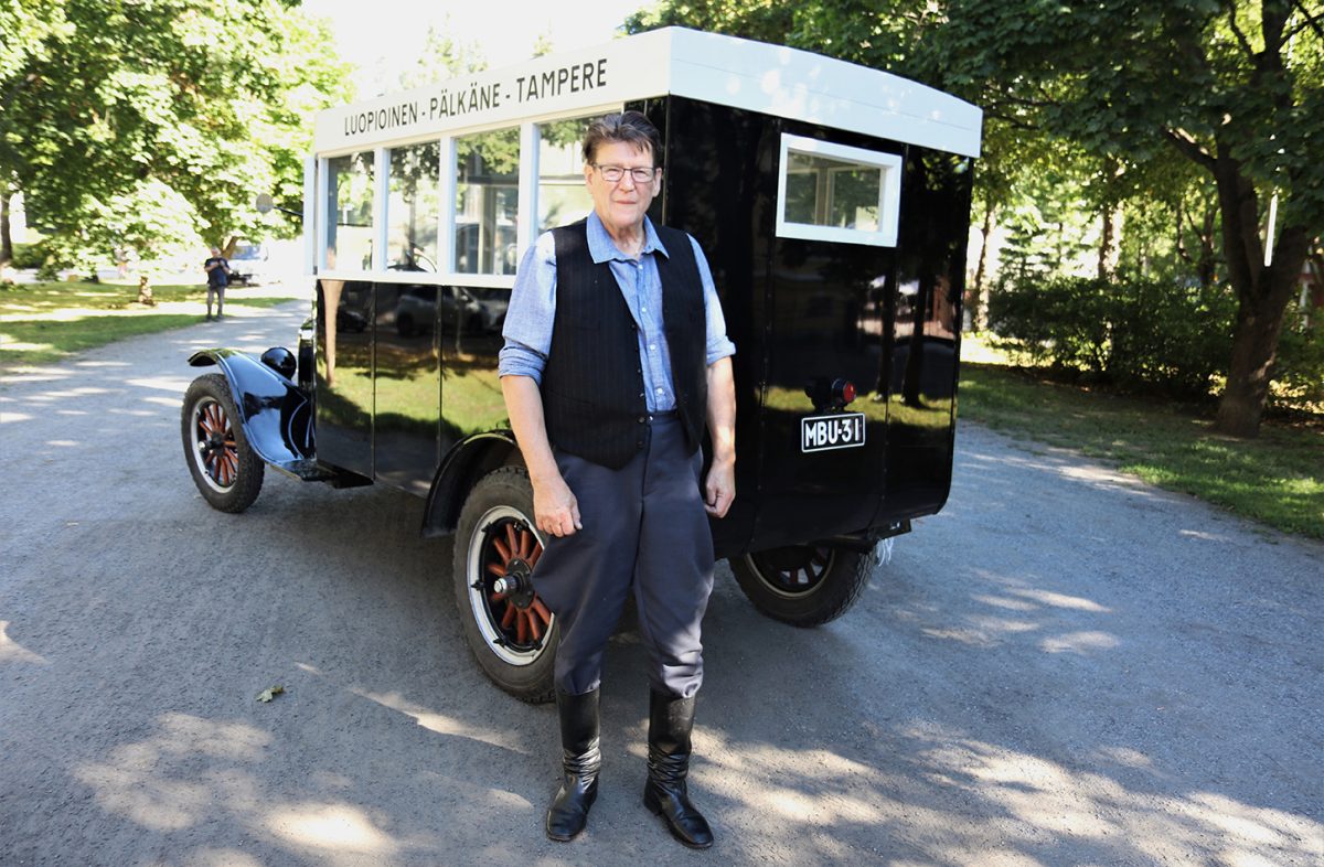 Kauniit ja kantikkaat autovanhukset kokoontuvat Tampereella